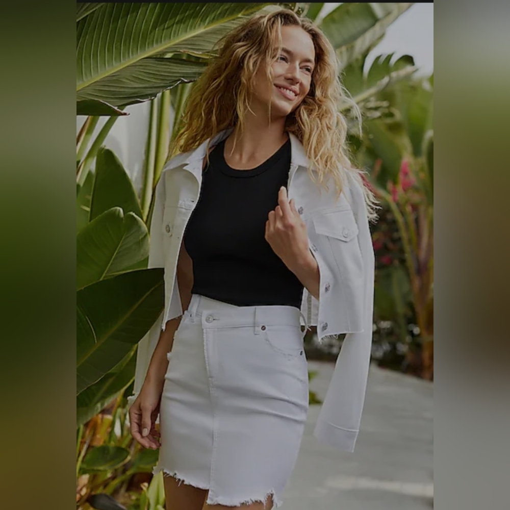 Oversized Cropped White Denim Trucker Jacket